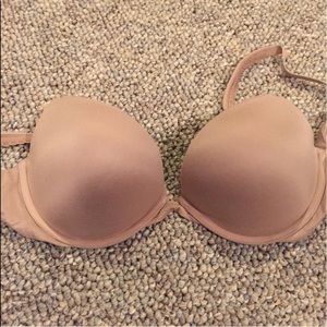 VICTORIAS SECRET 34D NUDE PUSH-UP